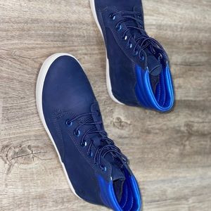 *REPOSHING** BRAND NEW! No box !